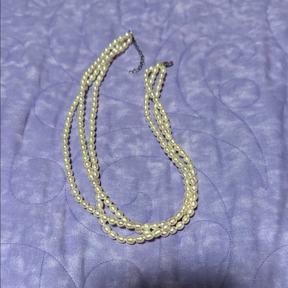 Elegant Cream Pearl Necklace - Picture 8 of 8